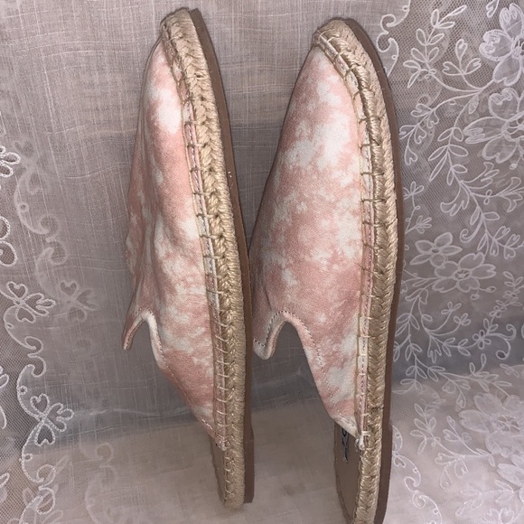 Torrid slip-on Espadrille Canvas plush tie dye size 10 Wide Width - Picture 8 of 11